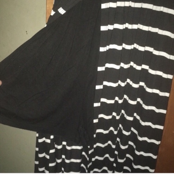 2X Blk/White Striped Off the Shoulder Romper Dress - Picture 4 of 8